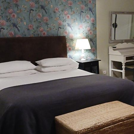 Bed and Breakfast Le Voltaire Airvault Экстерьер фото