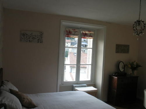 Bed and Breakfast Le Voltaire Airvault Экстерьер фото
