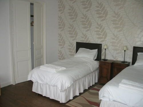 Bed and Breakfast Le Voltaire Airvault Экстерьер фото