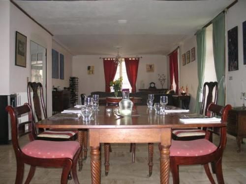 Bed and Breakfast Le Voltaire Airvault Экстерьер фото